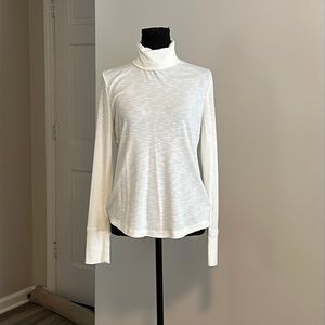 Gap medium ribbed cream turtleneck never worn